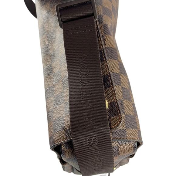 LOUIS VUITTON Damier Ebene Naviglio Messenger Bag - Picture 10 of 14